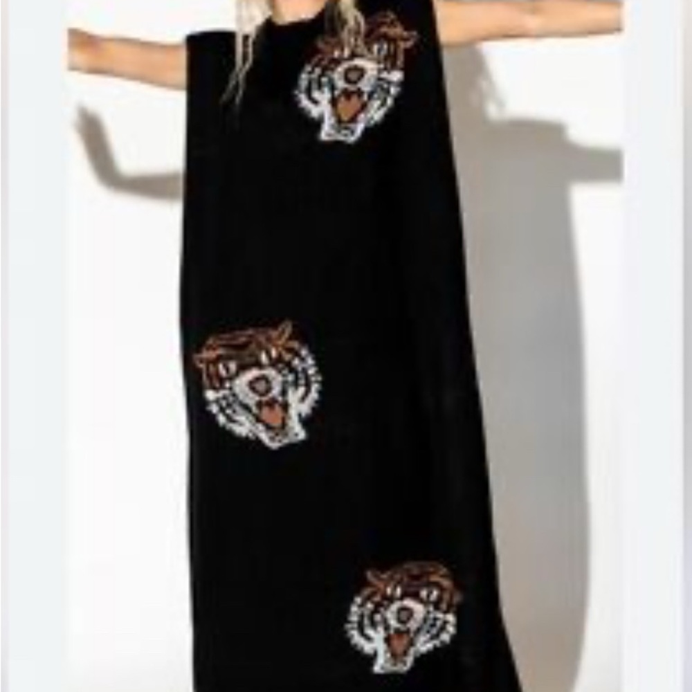 Dressed in LALA Black Maxi Dress with Tiger Print